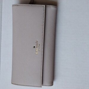 Kate Spade Cream Wallet Sleek Design Saffiano Texture